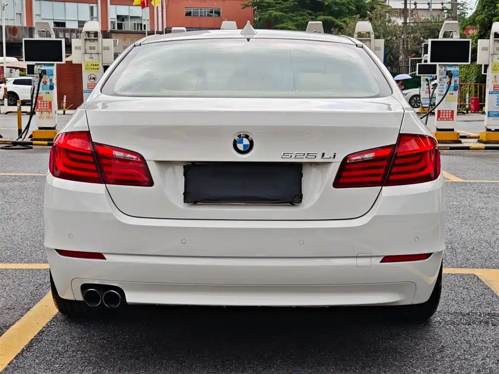 BMW 5 Series 2013 525Li Leadership фото 6