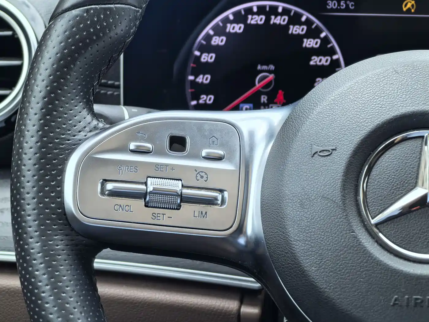 Mercedes-Benz E-Class 2019 Facelift E 300 L Sport Luxury фото 14