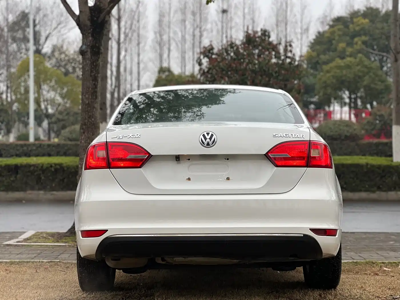 Volkswagen Sagitar 2012 1.6L Automatic Comfort Type фото 8