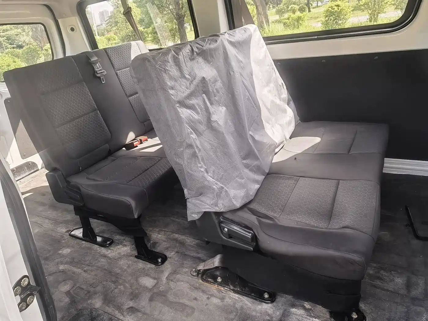 Changan Kaicheng Changan Ruixing EM60 2025 2025 Passenger Version Comfort 6-Seater 300km with Opposing Doors