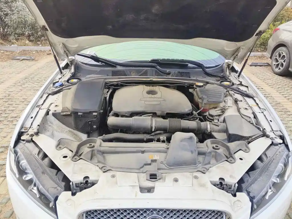 Jaguar XF 2013 2013 XF 2.0T Elegance Edition