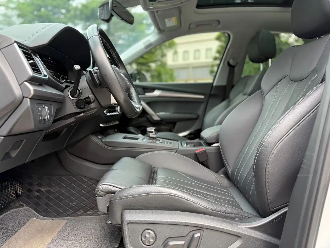 Audi Q5L 2022 45T Luxury Dynamic фото 5