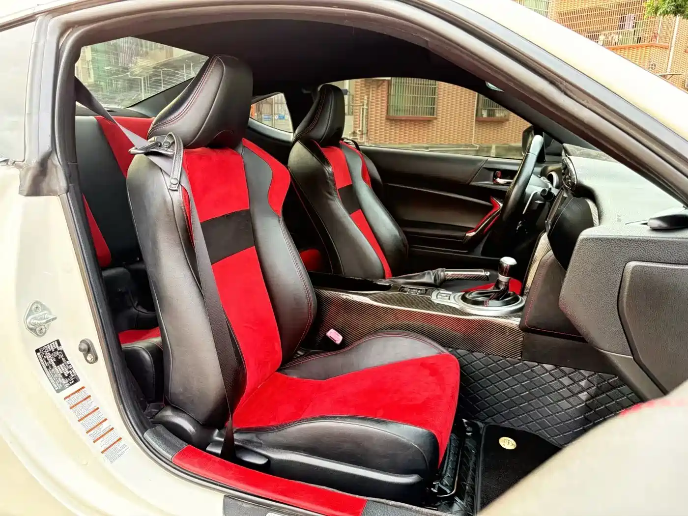 Toyota 86 2013 2.0L Automatic Luxury фото 9