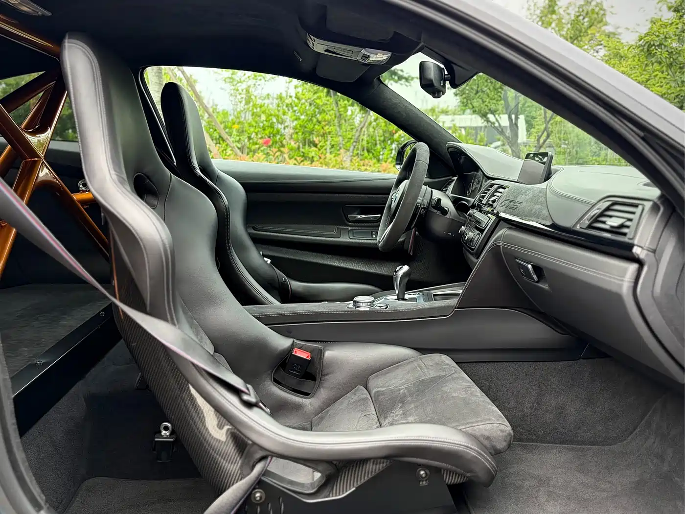 BMW M4 2016 M4 GTS фото 14