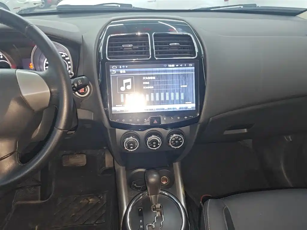 Mitsubishi ASX 2016 2.0L CVT 2WD Navigation Edition фото 13