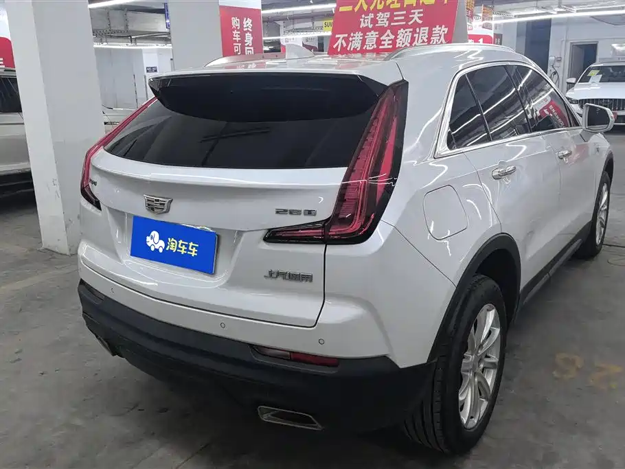 Cadillac XT4 2022 28T FWD Style фото 3