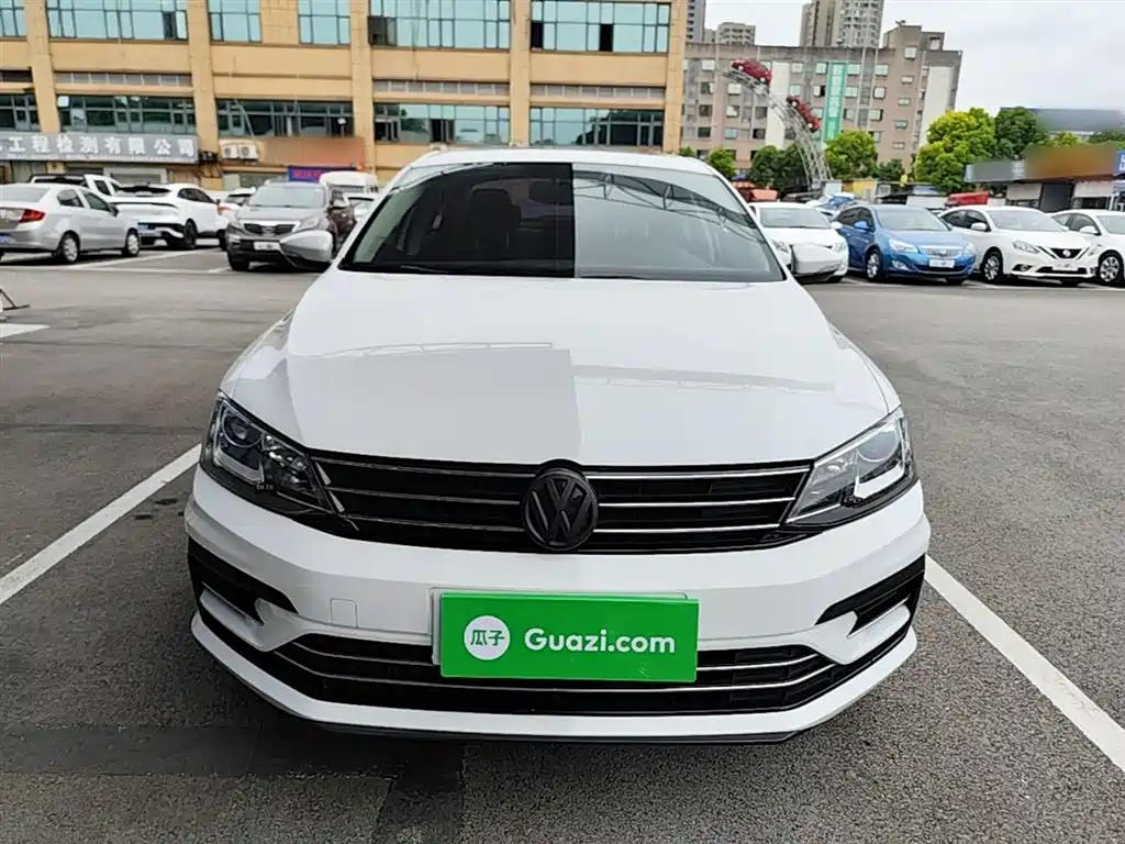 Volkswagen Sagitar 2018 280TSI DSG Spark Edition фото 3