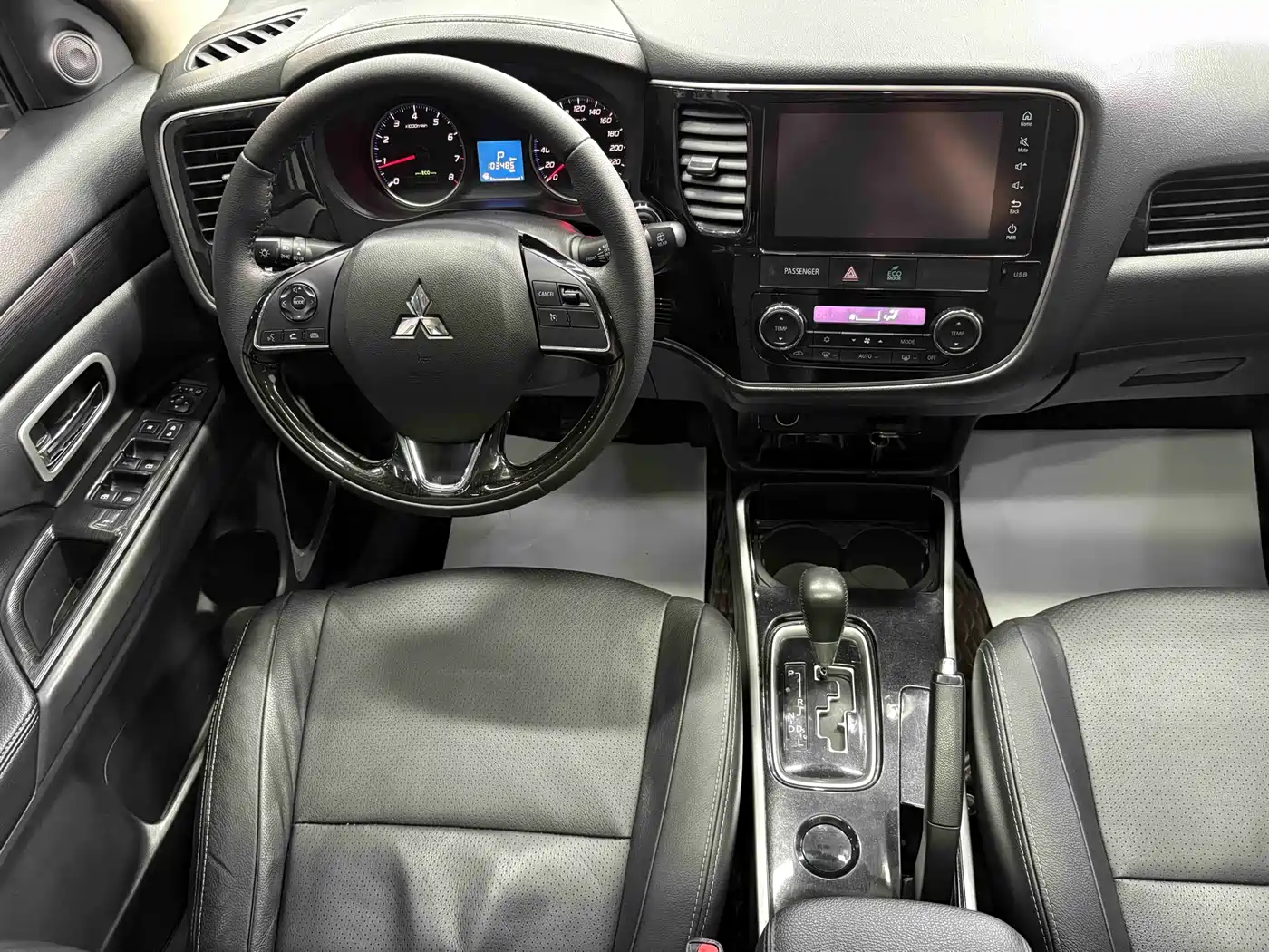 Mitsubishi Outlander 2018 2.0L 2WD Glory Edition 5-seater фото 11