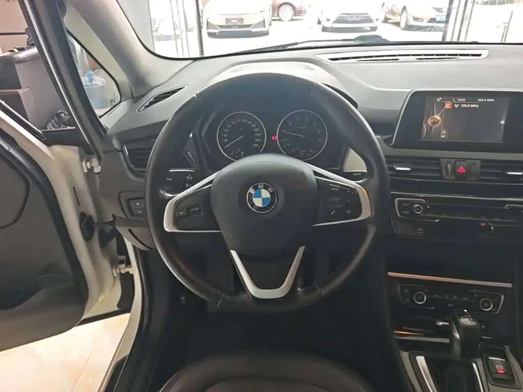 BMW 2 Series Gran Tourer 2018 2015 218i Leading