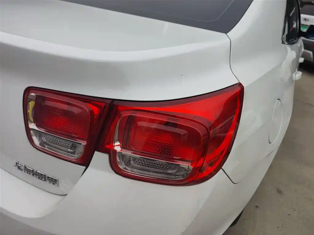 Chevrolet Malibu 2014 2.0L Automatic Luxury фото 8