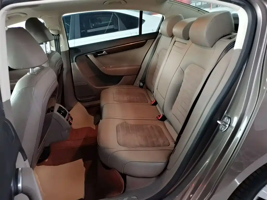 Volkswagen Magotan 2015 2.0TSI Premium фото 17