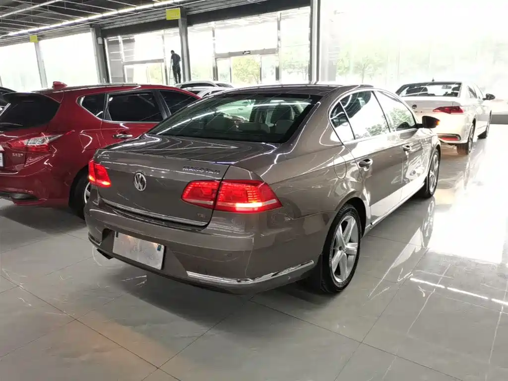 Volkswagen Magotan 2015 2.0TSI Premium фото 7