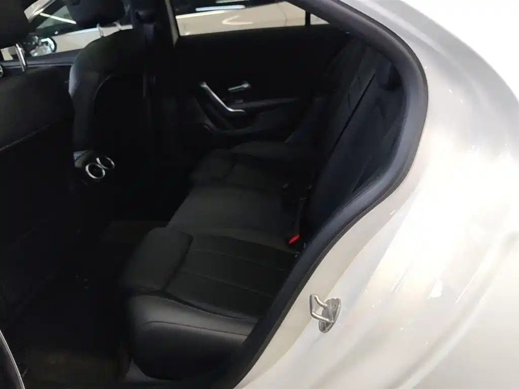 Mercedes-Benz A-Class 2022 Facelift A 200 L Sport Sedan Dynamic фото 17