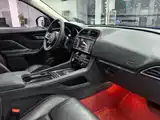 Фото 12 - Jaguar F-PACE