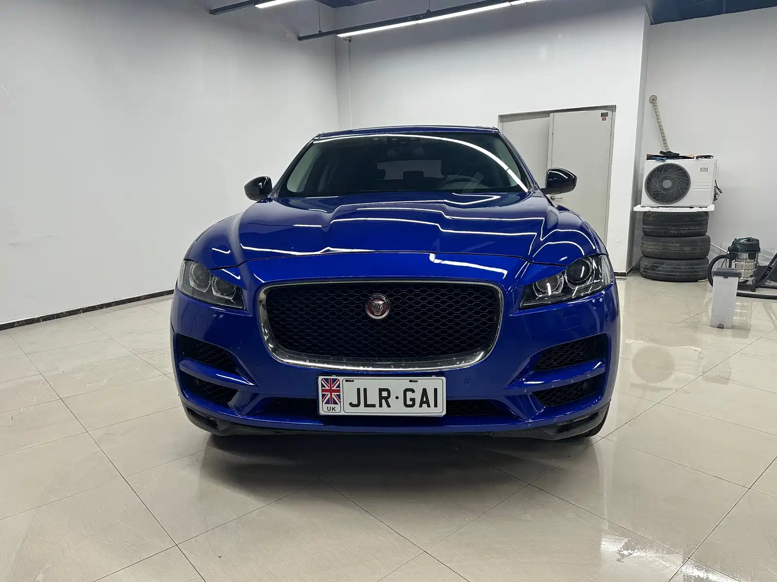 Фото 2 - Jaguar F-PACE