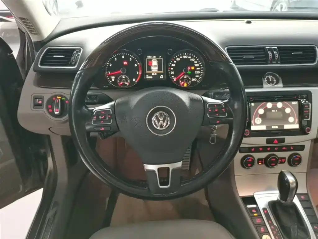 Volkswagen Magotan 2015 2.0TSI Premium фото 11