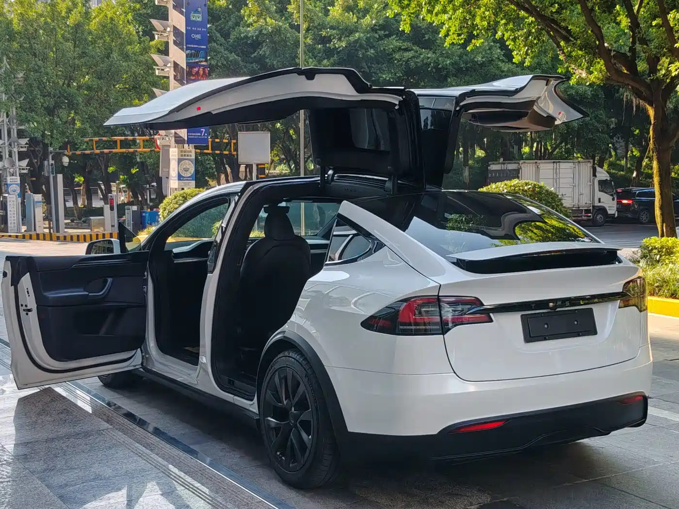 Tesla Model X 2023 2023 Dual Motor All-Wheel Drive Edition