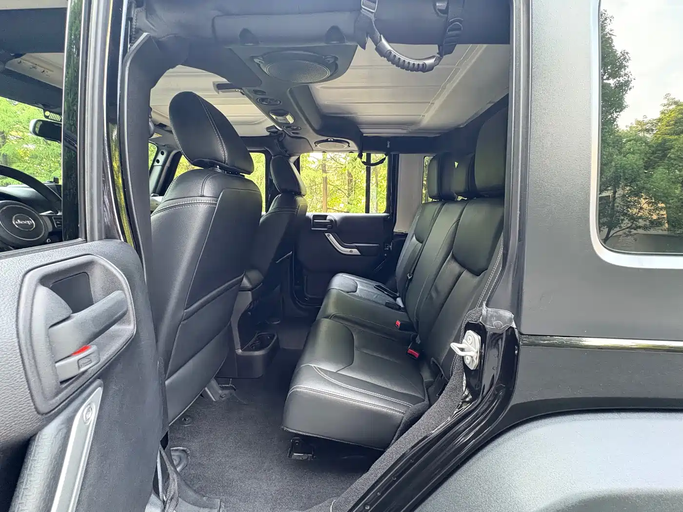 Фото 8 - Jeep Wrangler
