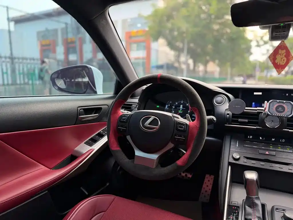 Lexus IS 2019 2017 300 F SPORT