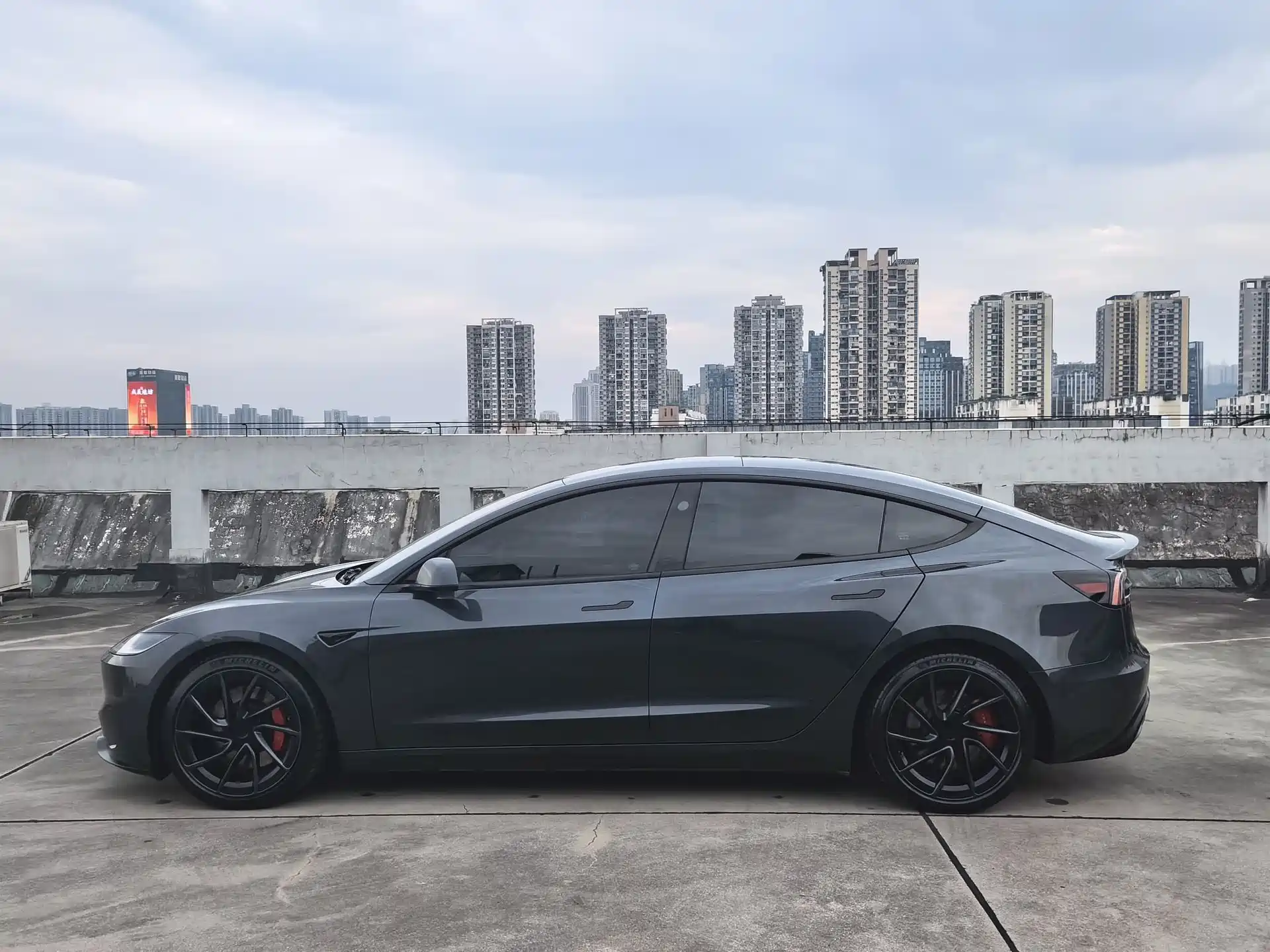 Фото 8 - Tesla Model 3