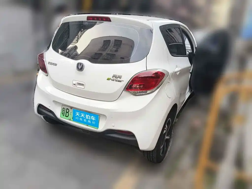 Photo 2 - Changan Benben E-Star