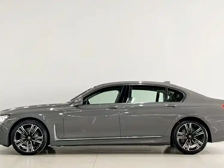 BMW 7 Series 2019 740Li Leading Luxury Package фото 3
