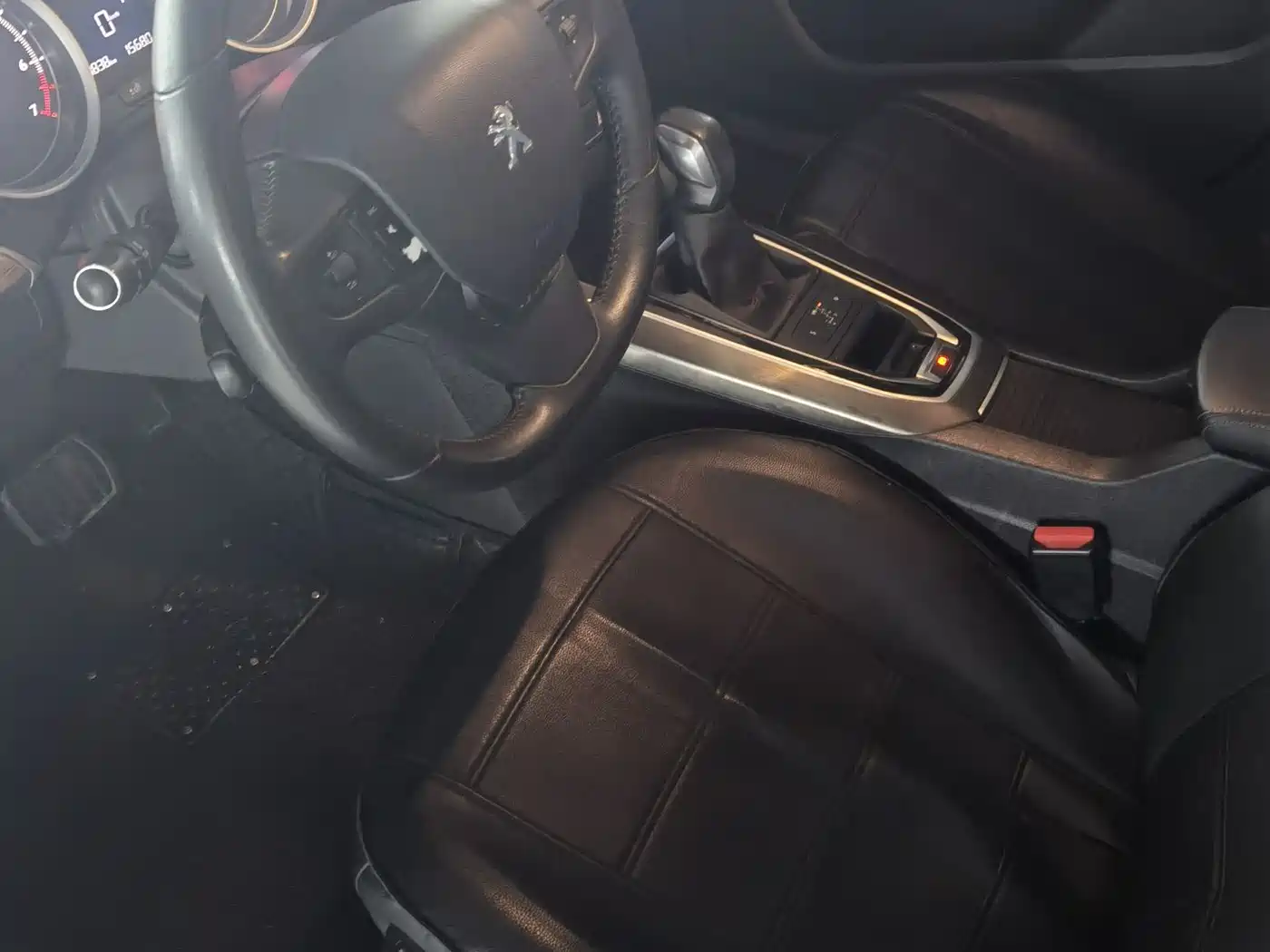 Peugeot 408 2014 1.8L Automatic Luxury Edition фото 3