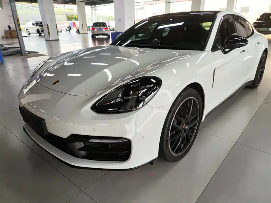 PORSCHE PANAMERA 2023