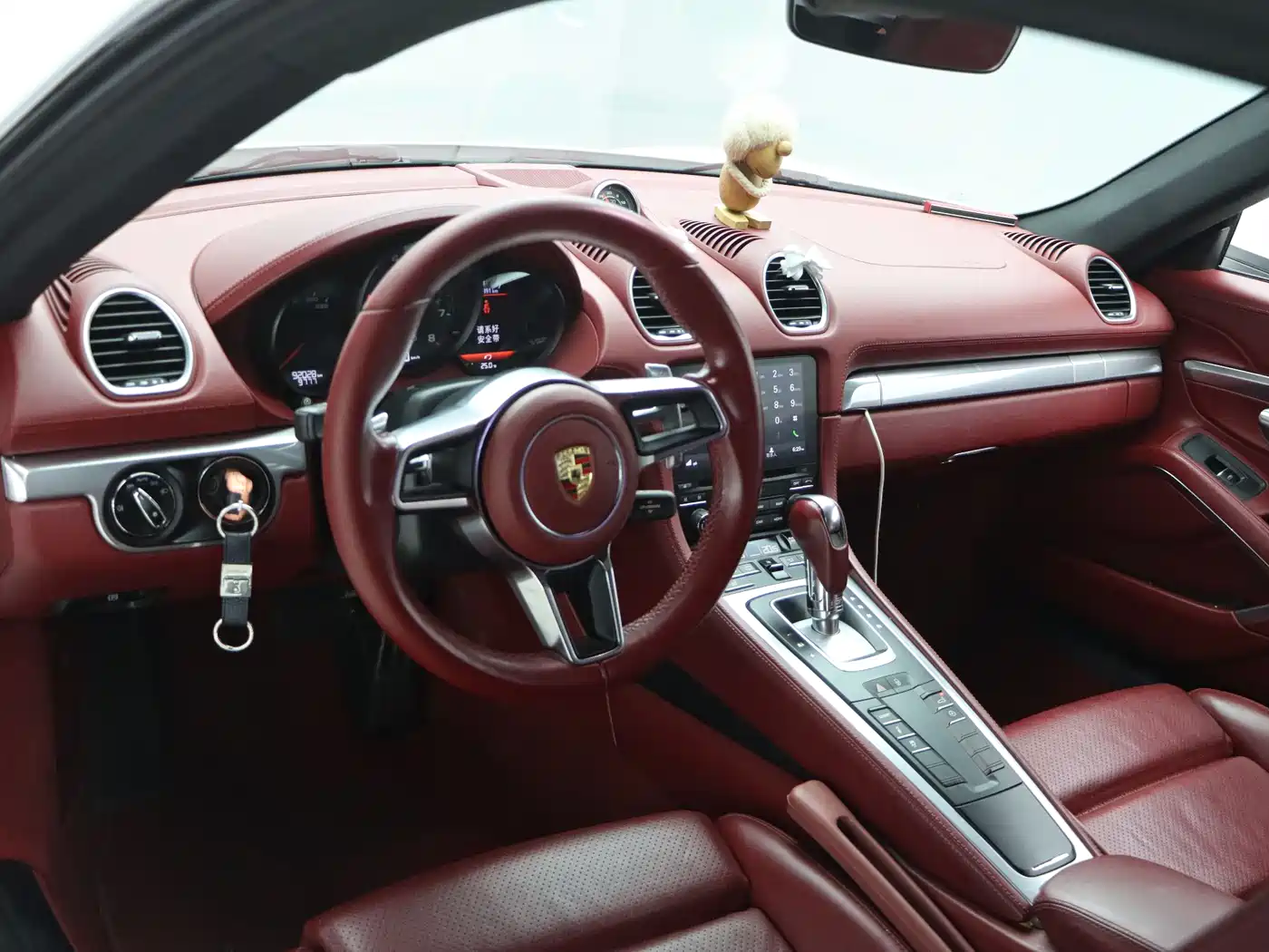 Porsche 718 2018 Cayman 2.0T фото 12