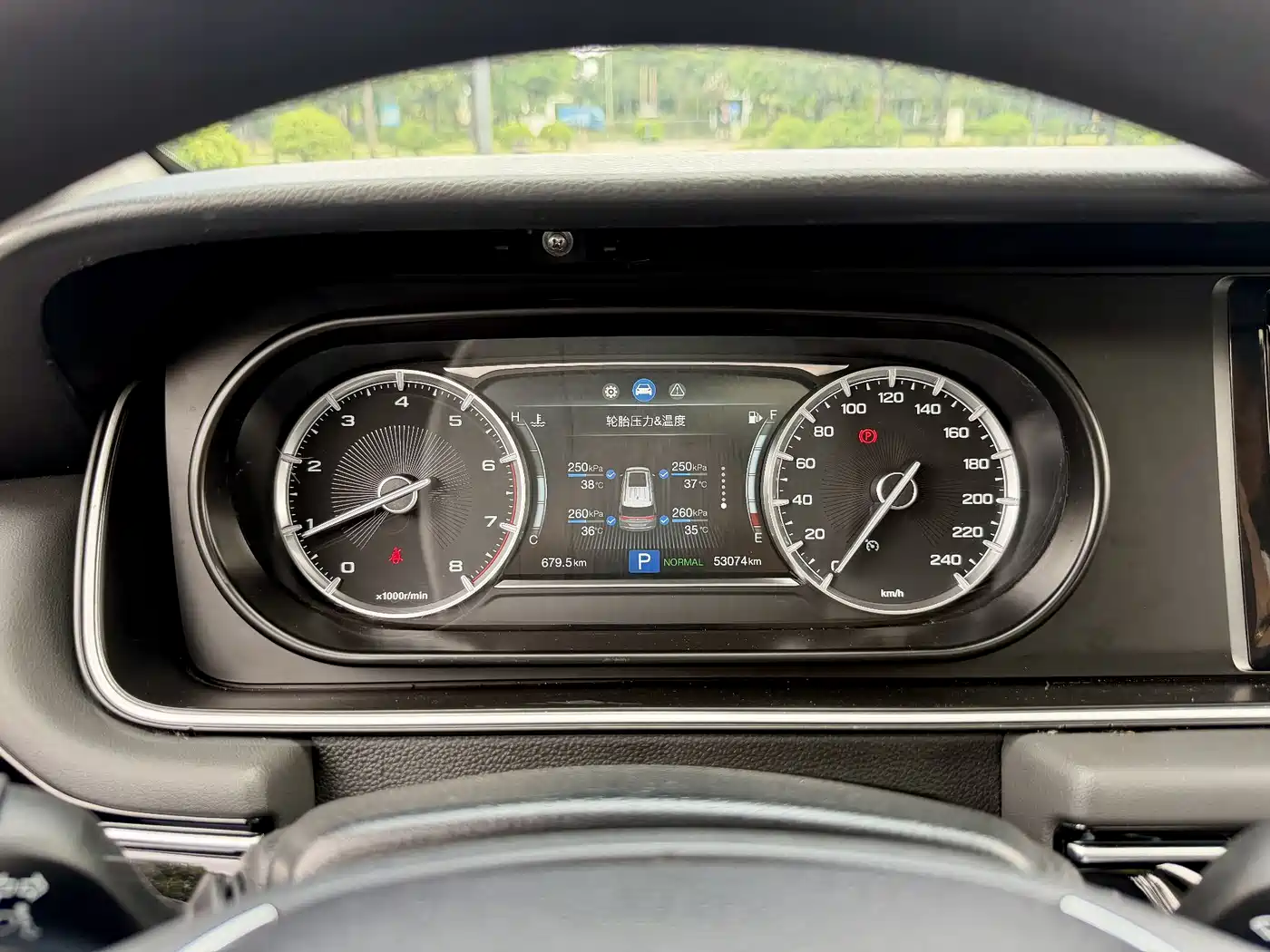 GAC Trumpchi Trumpchi M6 2021 270T DCT Luxury Edition (7-Seater) фото 15