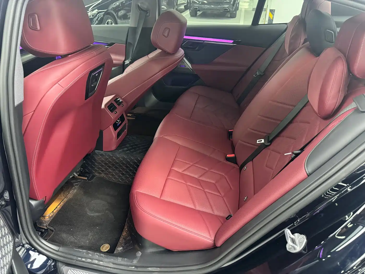 BMW 5 Series 2025 530Li xDrive M Sport Package фото 7