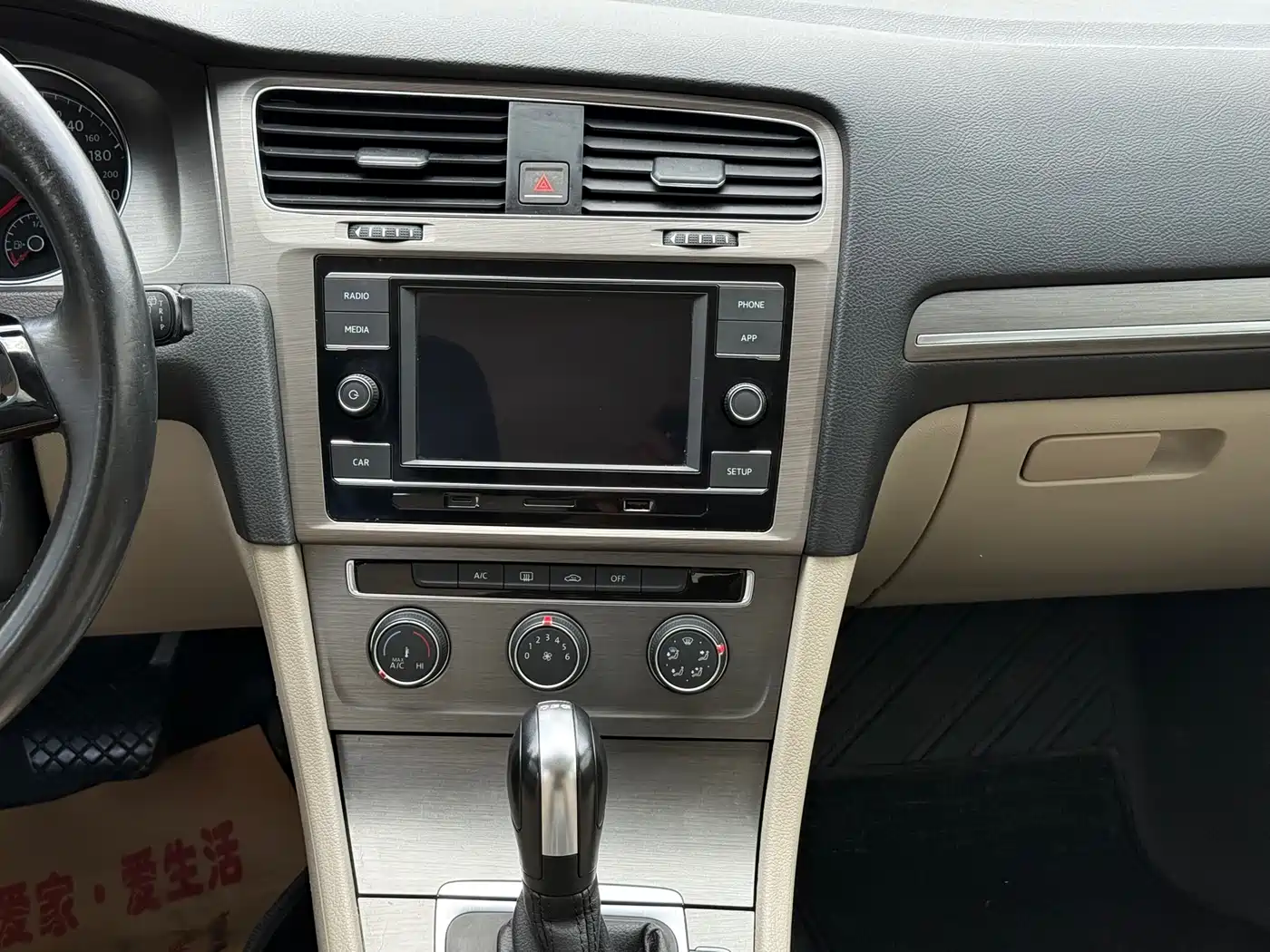 Volkswagen Golf 2016 230TSI Automatic Comfort фото 7