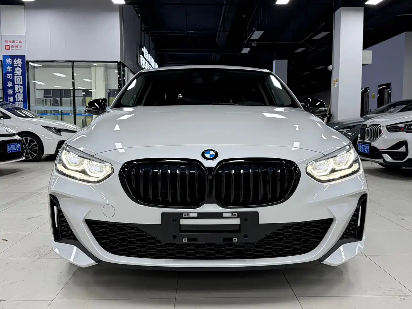 BMW 1 Series 2023 120i M Sport Shadow Edition фото 3