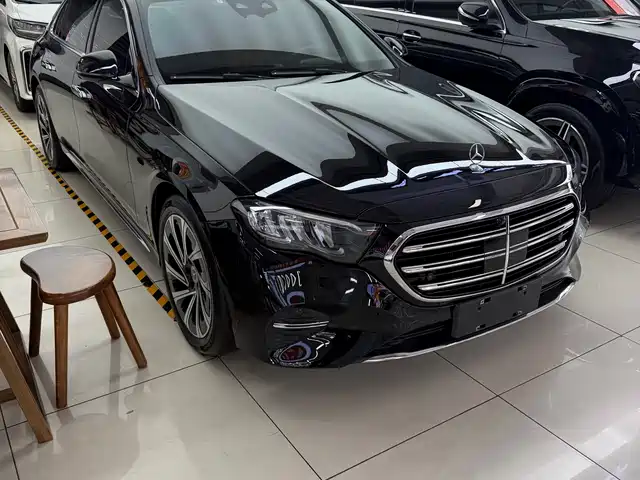 Mercedes-Benz E-Class 2024 Model E 300 L Luxury — фото 3