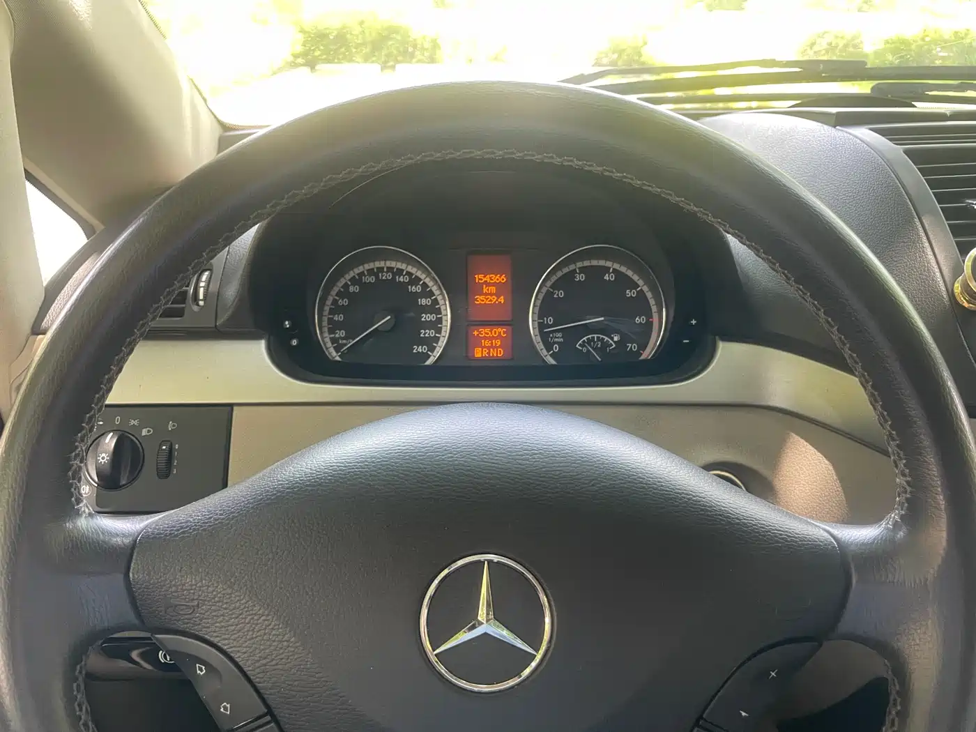 Mercedes-Benz Viano 2011 2.5L Luxury Edition фото 18