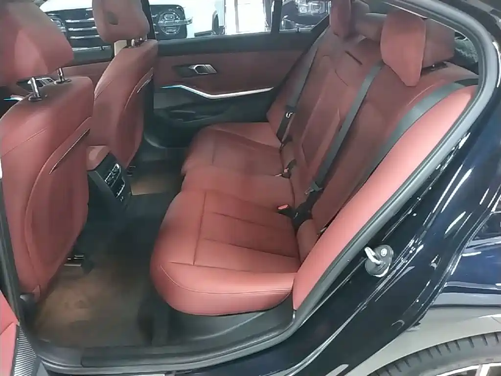BMW 3 Series 2024 325Li M Sport Package фото 17