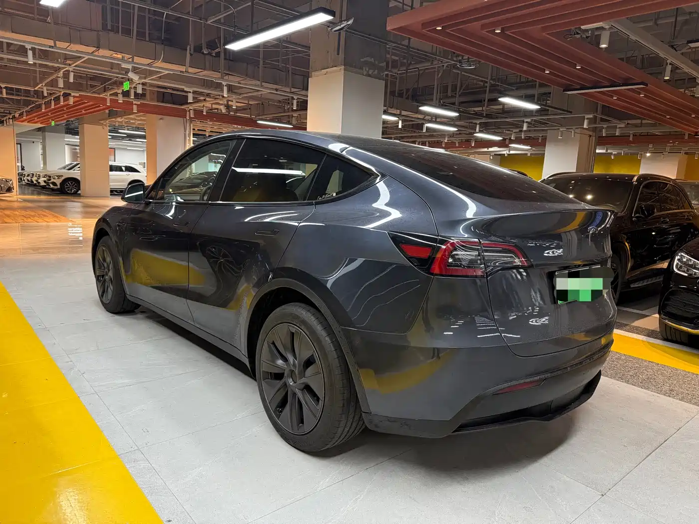 TESLA MODEL Y