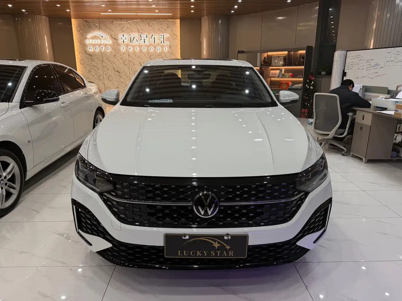 Volkswagen Lavida 2023 1.5L Automatic Starlight 5 Million Edition фото 7