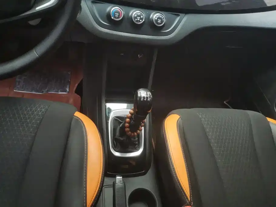Baojun 310 2016 2016 1.2L Manual Fashion Model