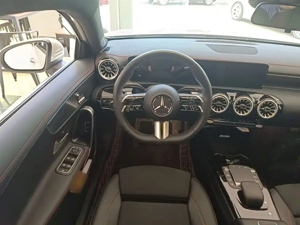 Mercedes-Benz A-Class 2023 A 200 L Fashion фото 11