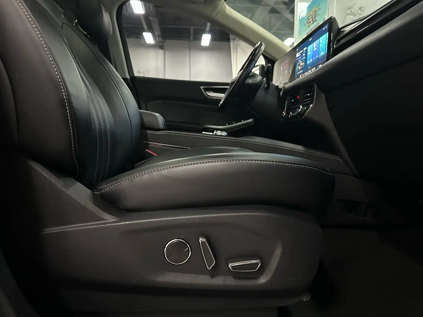 Фото 7 - Ford Edge
