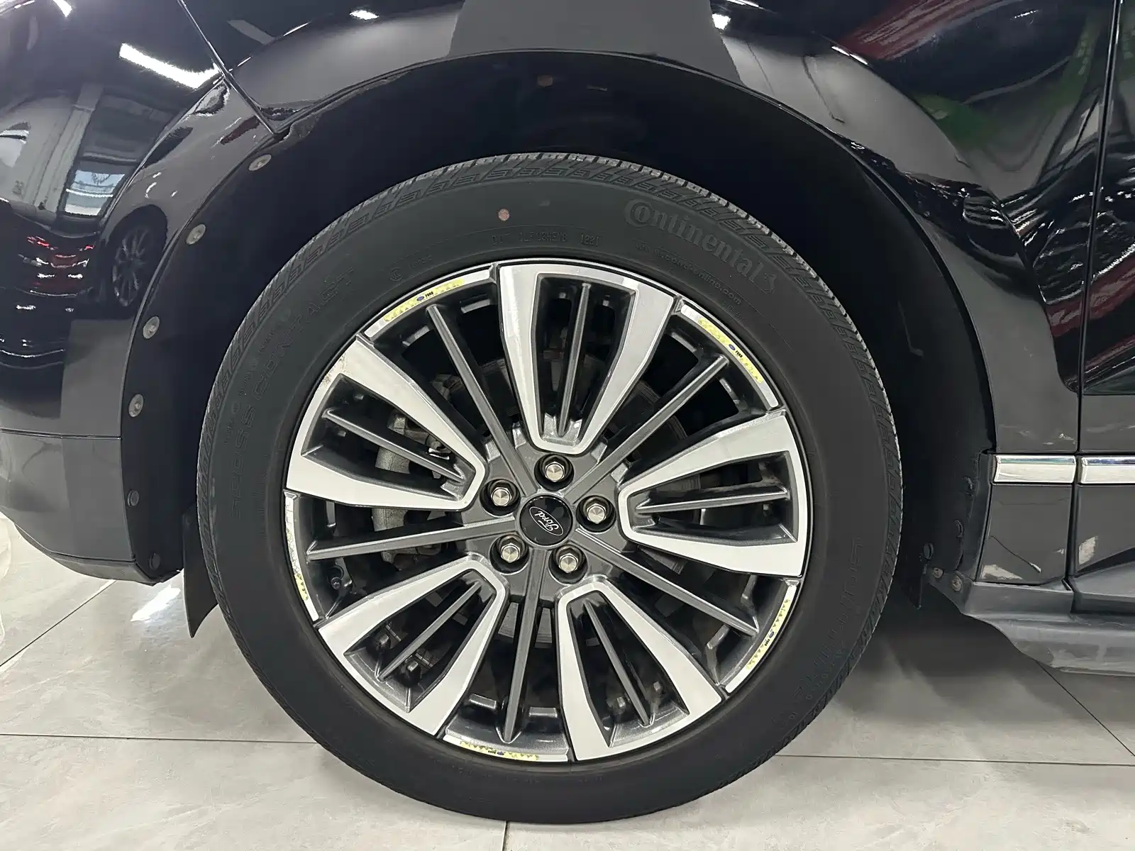 Фото 22 - Ford Edge