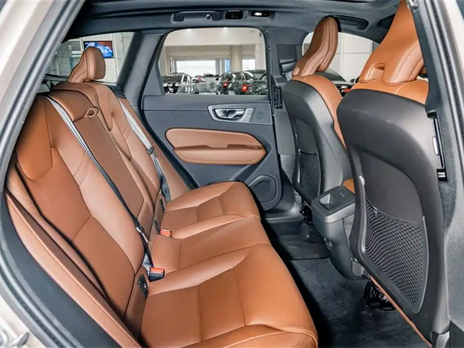 Volvo XC60 2025 2025 B5 AWD Smart Elite Luxury Edition