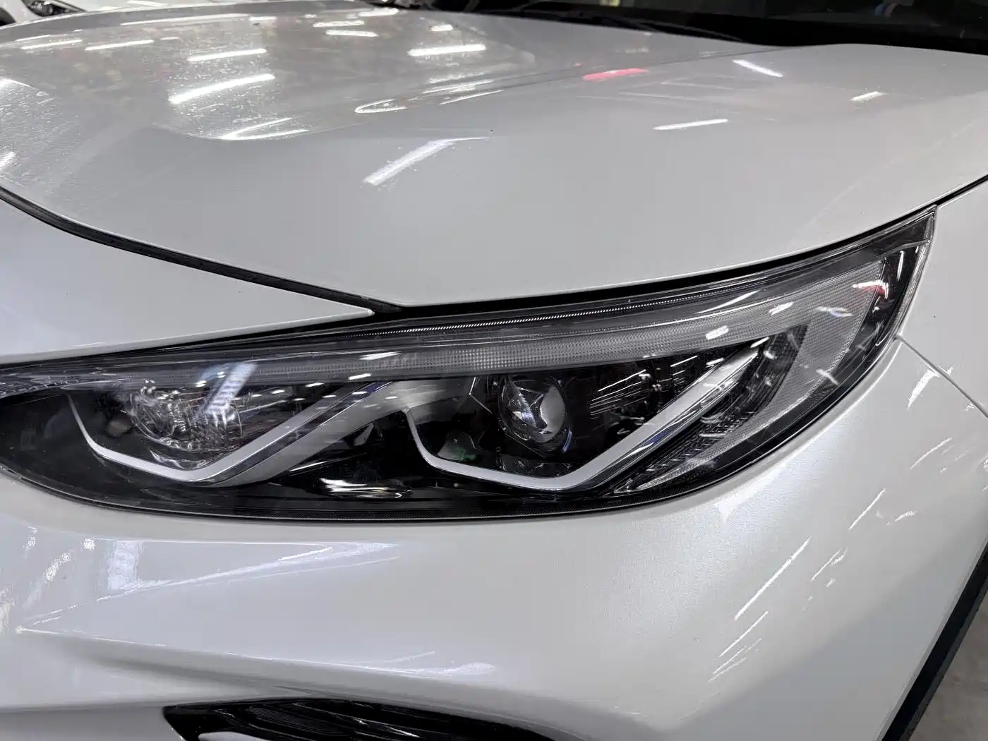 Toyota Wildlander 2020 2.0L CVT AWD Premium Edition фото 4