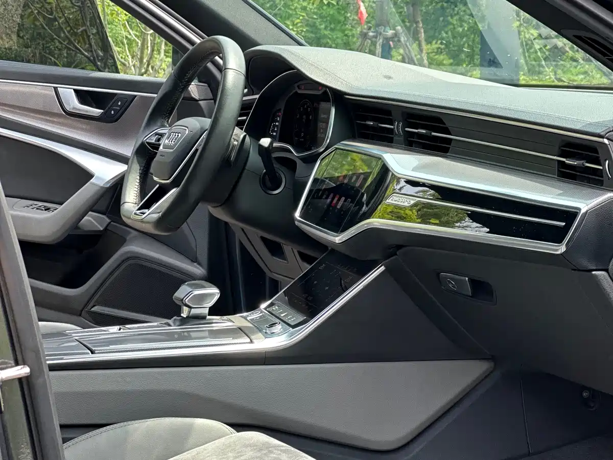 Audi A6L 2020 55 TFSI quattro Flagship Dynamic фото 4