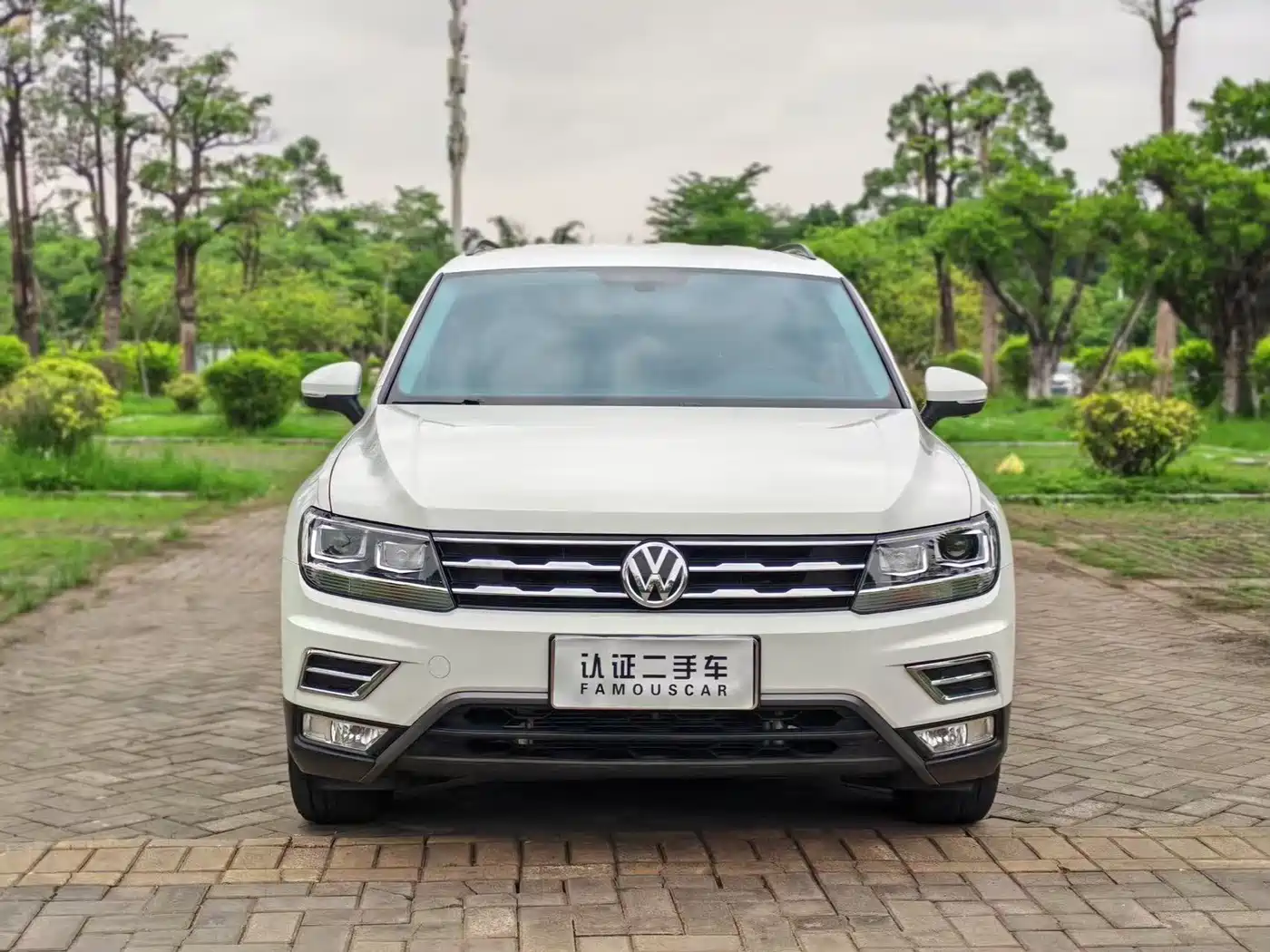 Volkswagen Tiguan L 2017 330TSI Automatic 2WD Trend Edition фото 2
