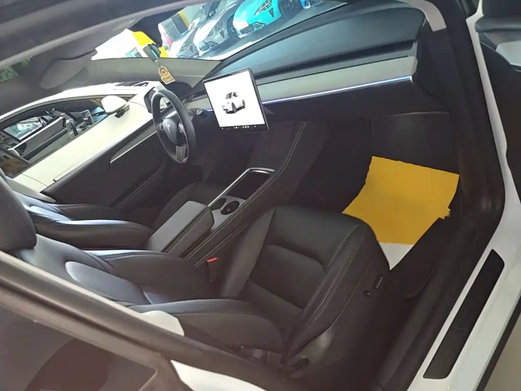 Фото 25 - Tesla Model Y