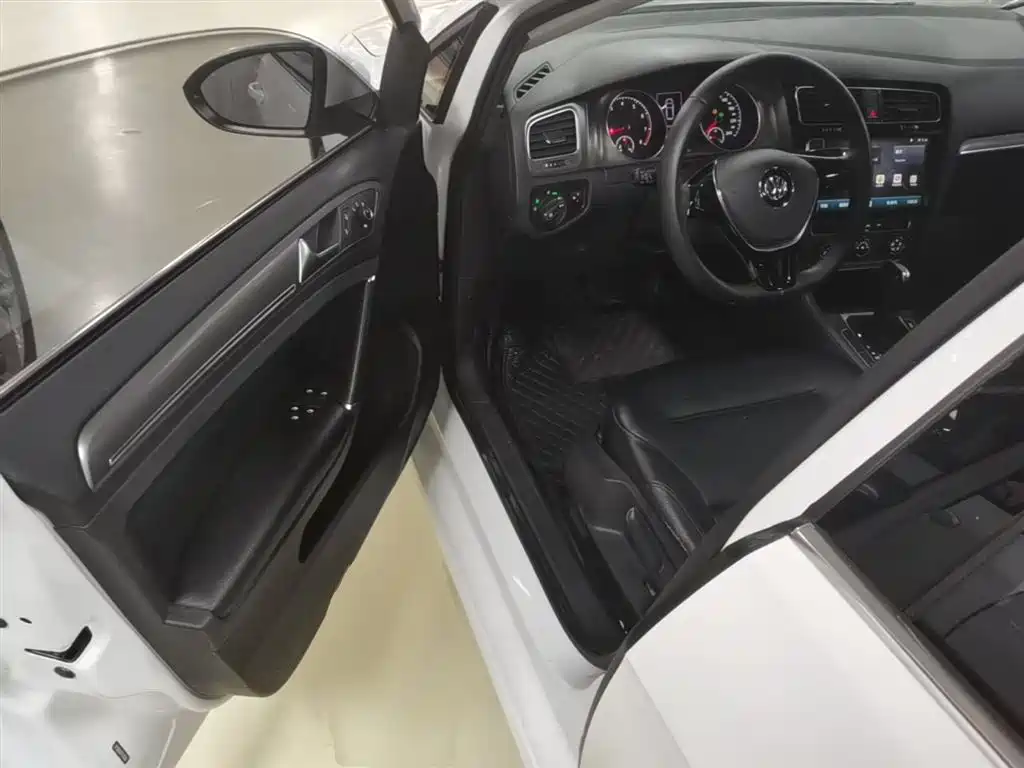 Volkswagen Golf 2015 1.4TSI Automatic Comfort фото 16