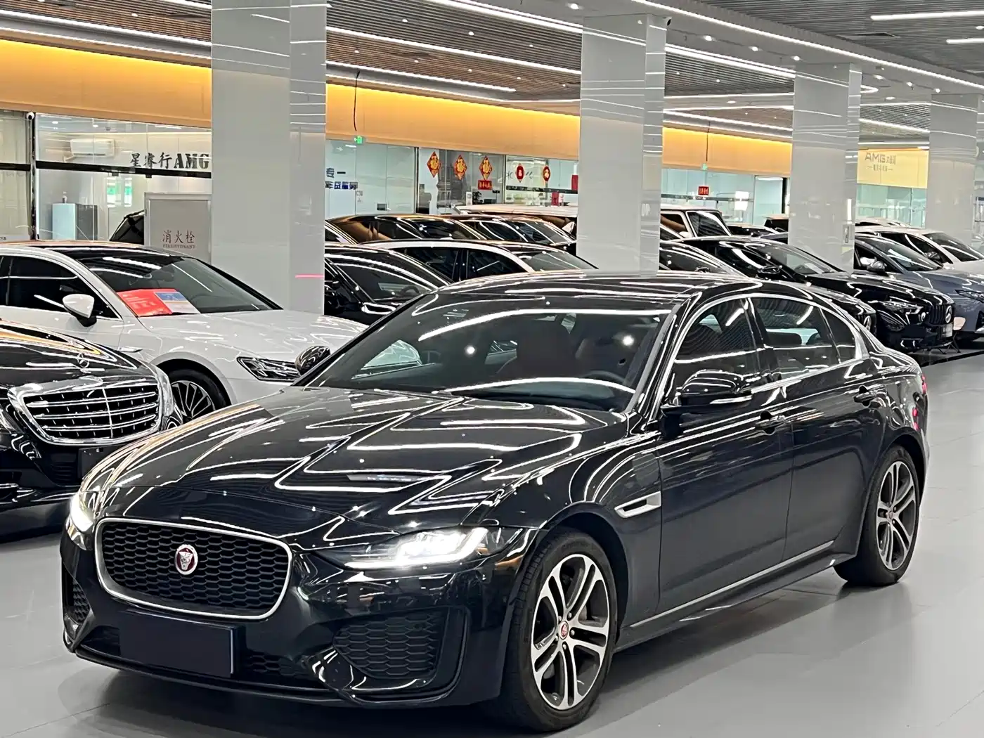 Jaguar XEL 2024 2024 Model 2.0T 250PS R-DYNAMIC S Progressive Sport Edition