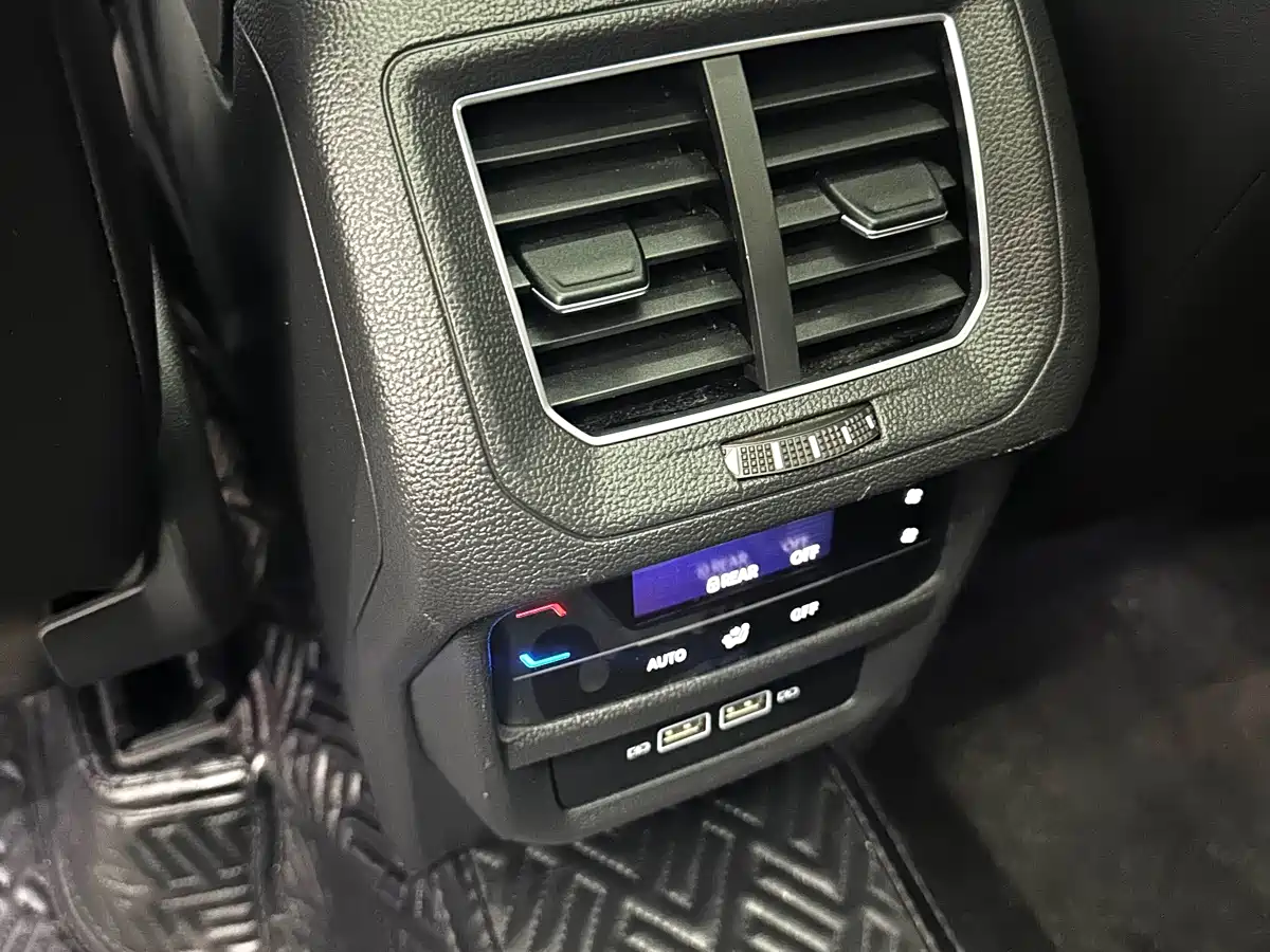 Volkswagen Tayron 2023 280TSI 2WD Luxury Plus Advanced Edition фото 10